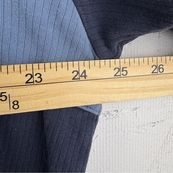 Vintage Tommy Hilfiger Men's Blue and Gray Colorblock Shirt Zip V Neck XL 90s - Picture 7 of 10